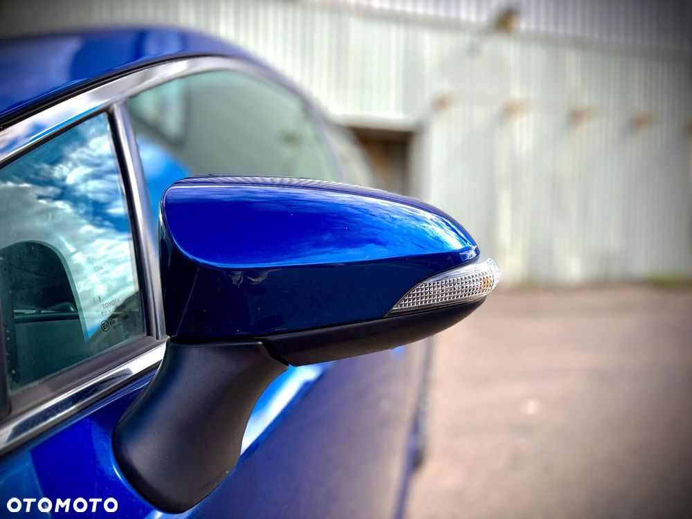 Toyota Avensis 2.0 Premium MS - 10