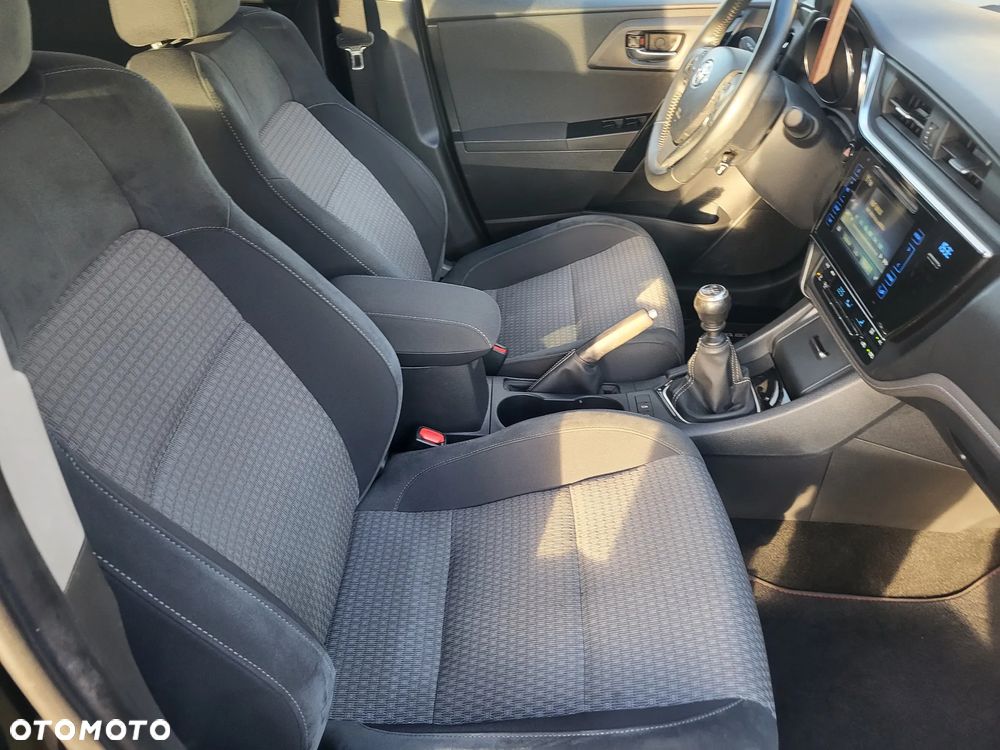 Toyota Auris 1.2 Turbo Team Deutschland - 8