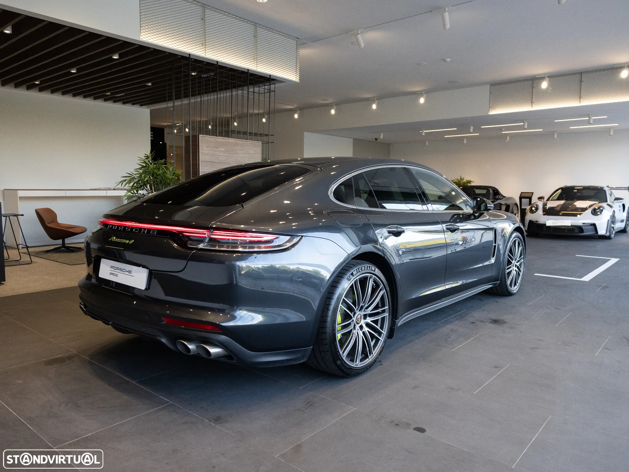 Porsche Panamera 4 E-Hybrid Platinum Edition - 6