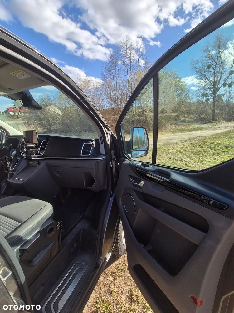 Ford Tourneo Custom - 16