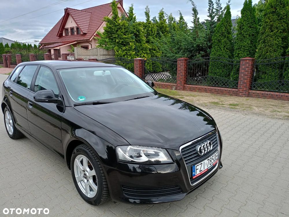 Audi A3 Sportback - 1