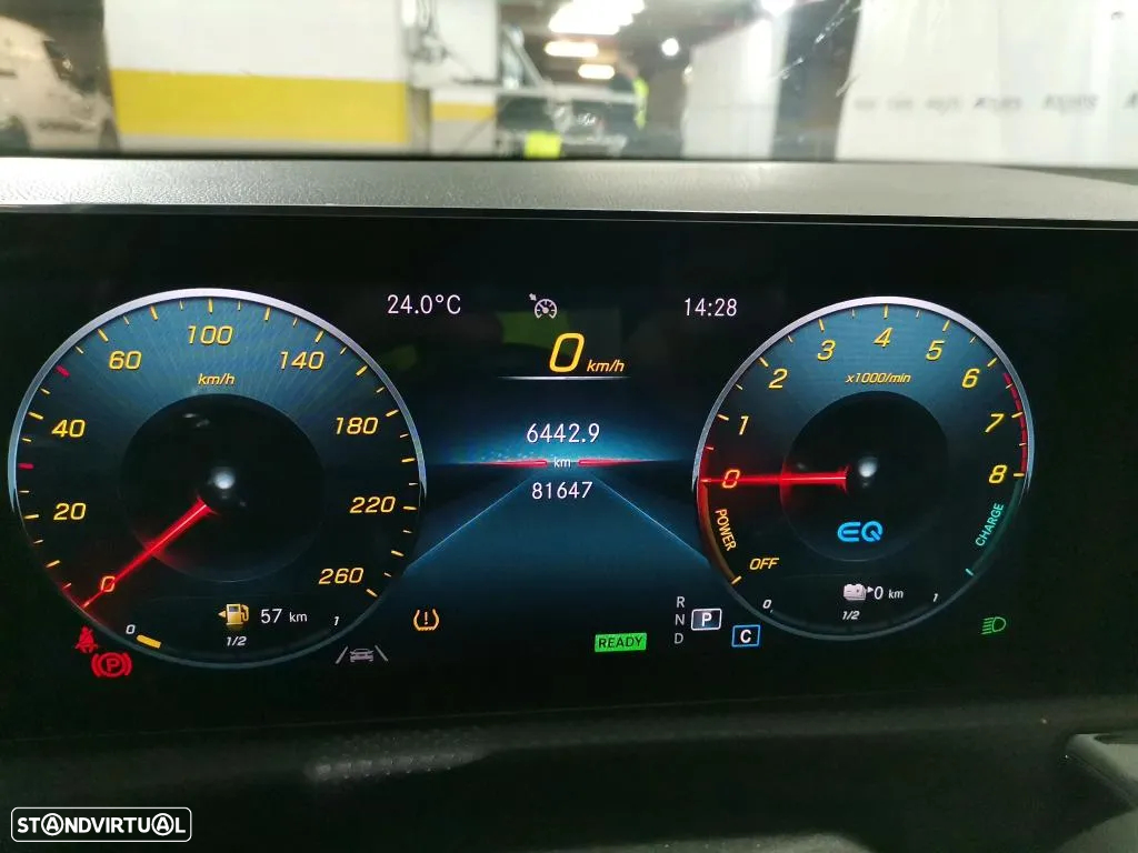 Mercedes-Benz A 250 e AMG Line - 8
