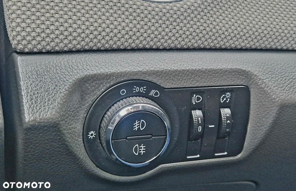 Chevrolet Cruze - 24