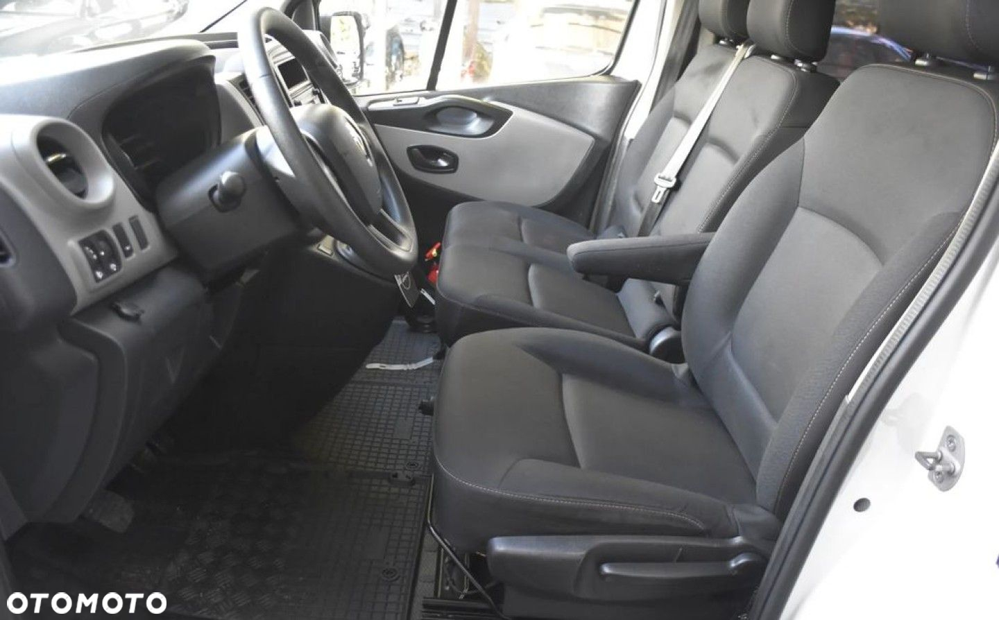 Renault Trafic - 15