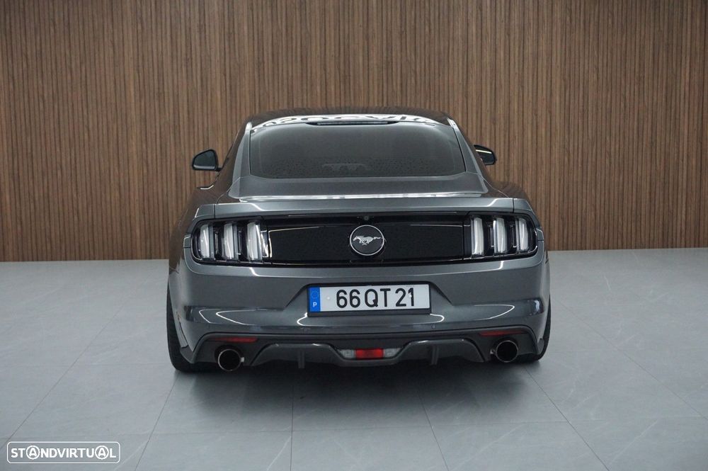 Ford Mustang 2.3i EcoBoost - 33