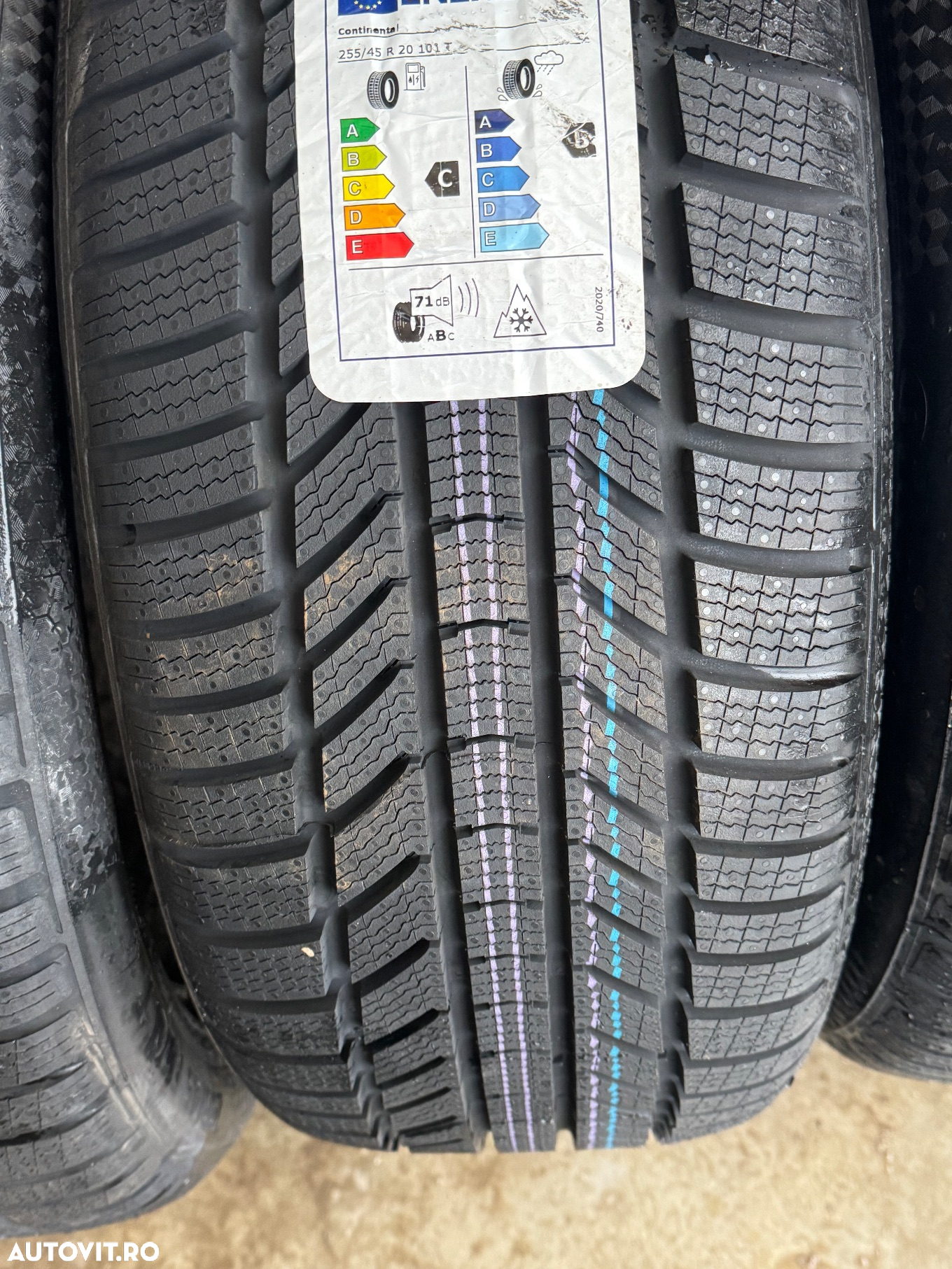 Vând 4 anvelope 255/45/20 continental de iarnă noi - 3