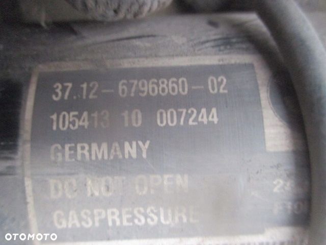 BMW F10 530 535 520D AMORTYZATOR TYLNY PRAWY TYŁ VDC 6796860 37126796860 - 2