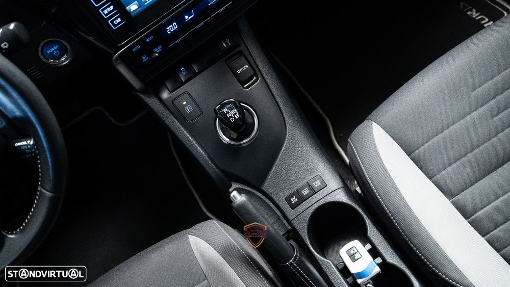 Toyota Auris Touring Sports 1.8 HSD Comfort+Navi - 25