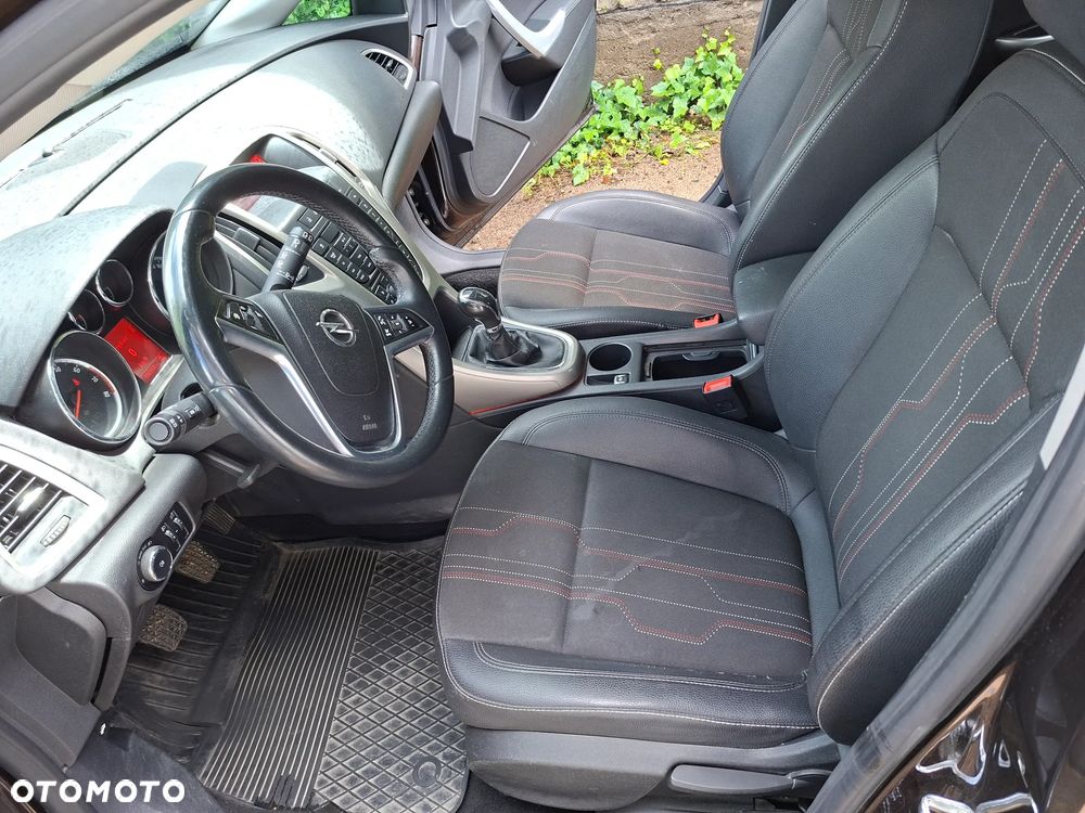 Opel Astra 1.4 Turbo 150 Jahre - 16