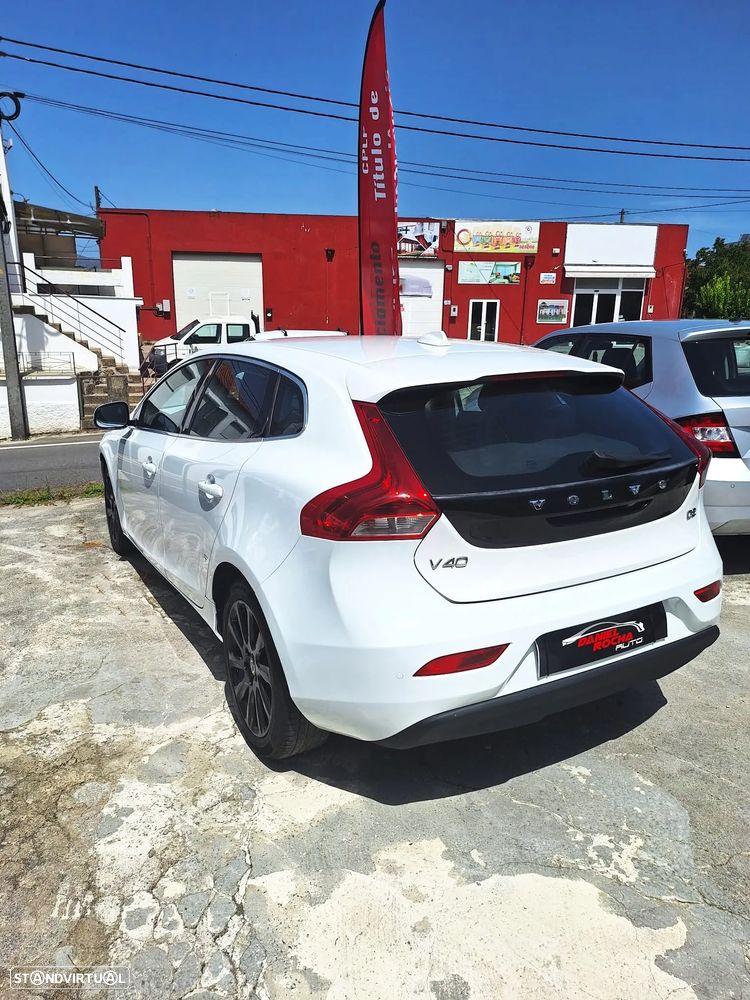 Volvo V40 1.6 D2 Momentum Eco - 3