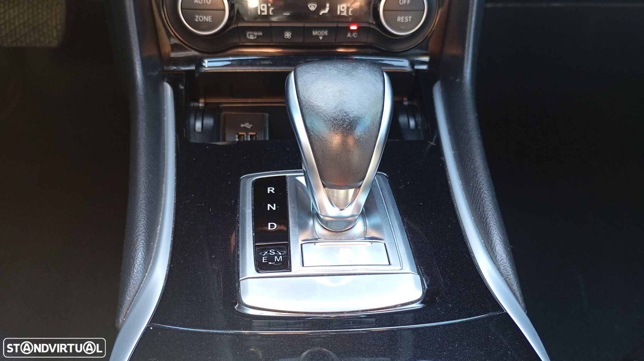 Infiniti Q30 2.2d DCT AWD Luxe Tech - 38