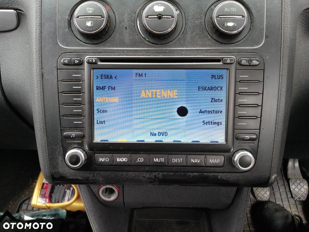 Radioodtwarzacz CD nawigacja VW Touran I - 1