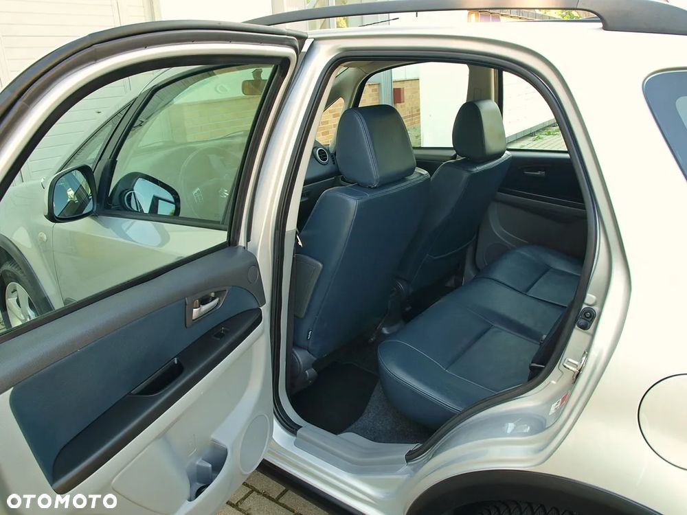 Suzuki SX4 1.6 GS / Premium - 15