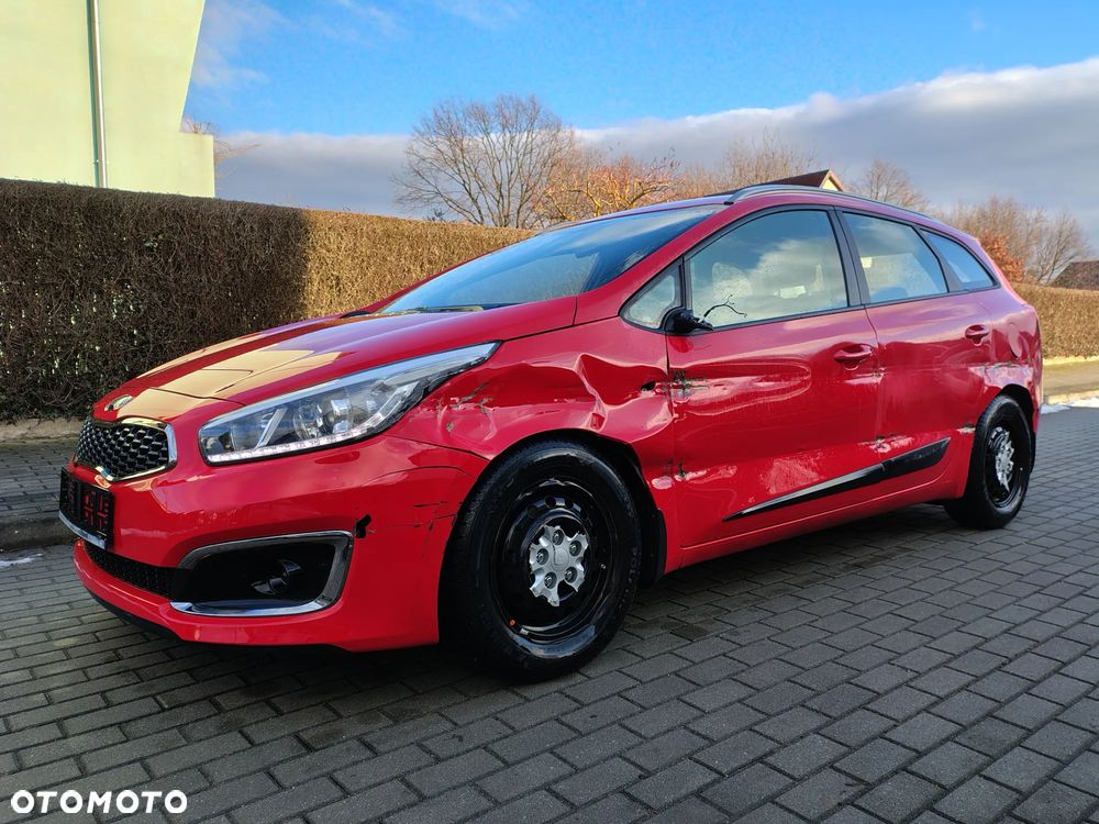 Kia Ceed 1.6 GDI ISG Dream-Team Edition - 4
