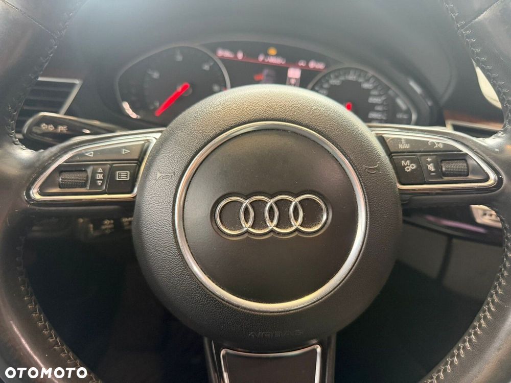 Audi A8 - 12