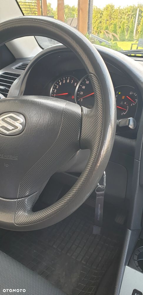 Suzuki Grand Vitara 2.0 - 23