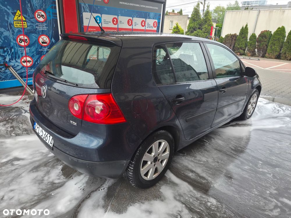Volkswagen Golf - 6