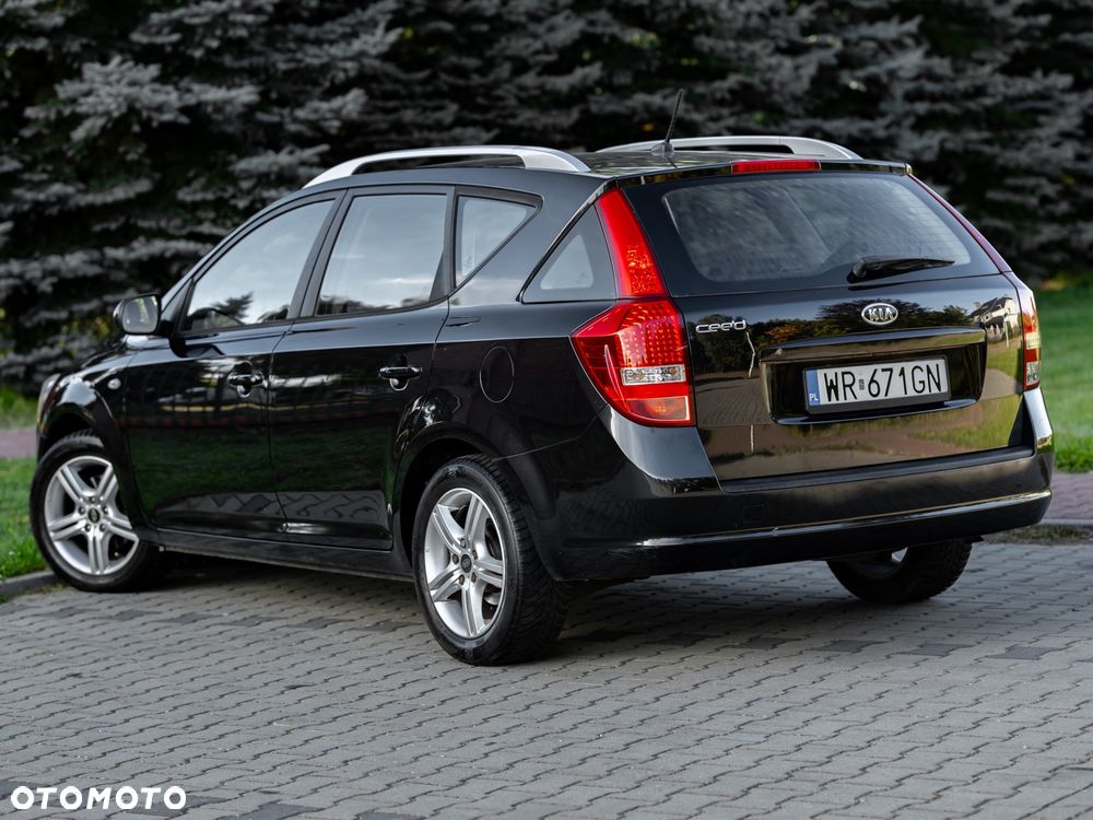Kia Ceed - 9