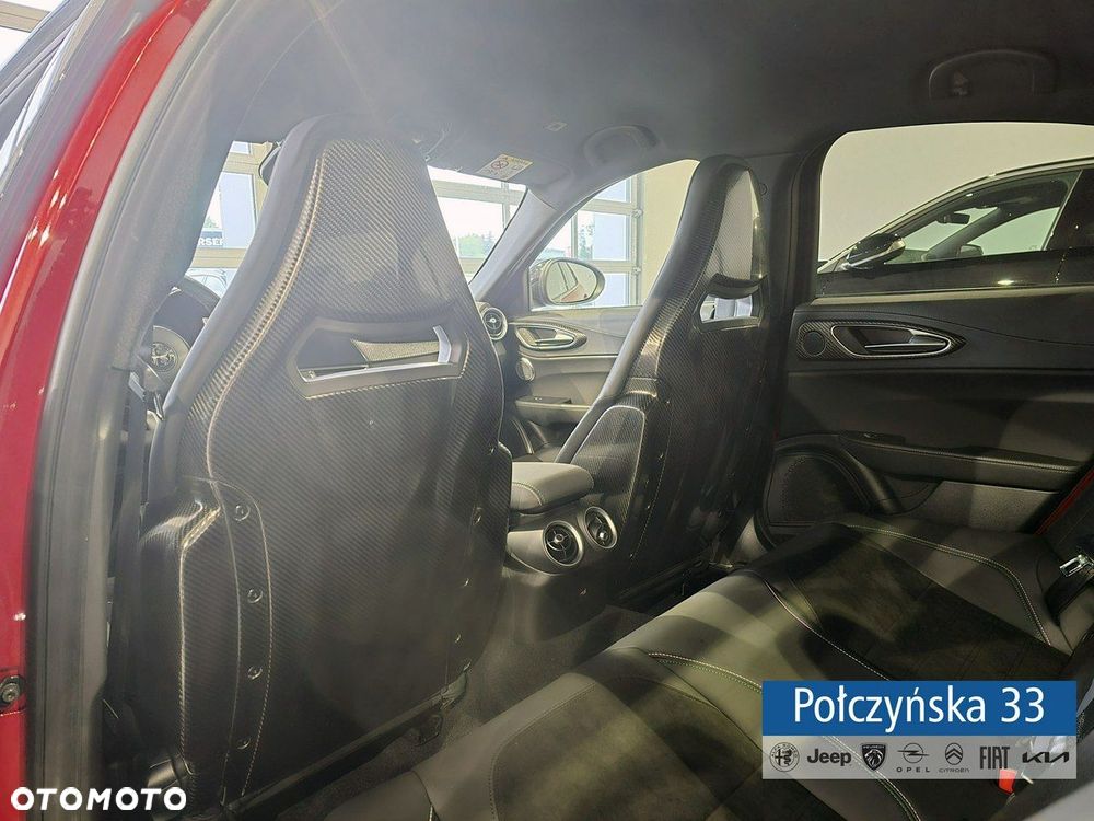 Alfa Romeo Giulia - 16