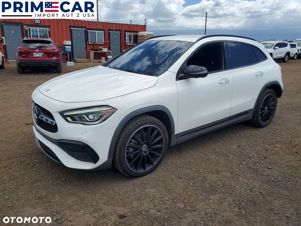 Mercedes-Benz GLA - 2