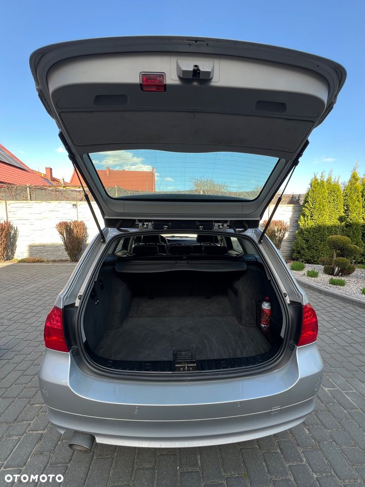 BMW Seria 3 318d - 13