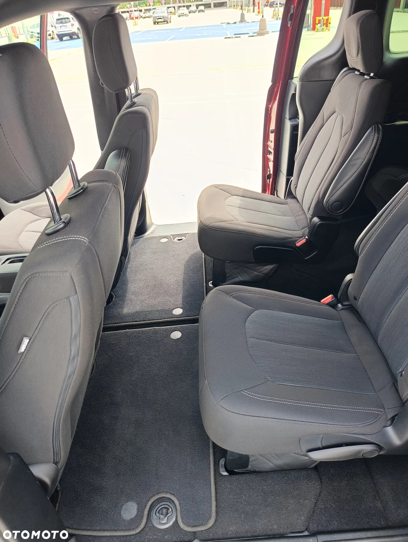 Chrysler Pacifica - 25