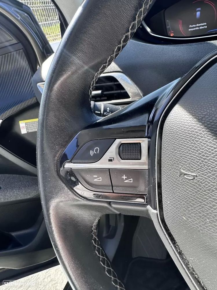 Peugeot 3008 1.2 PureTech Allure Pack - 26