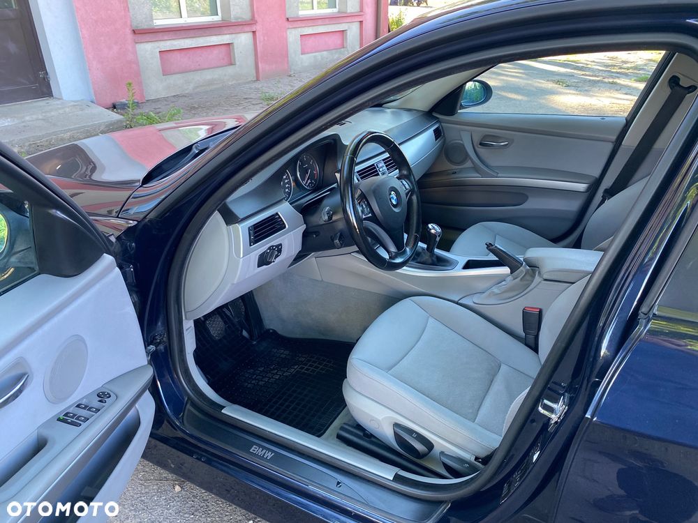BMW Seria 3 320d - 17