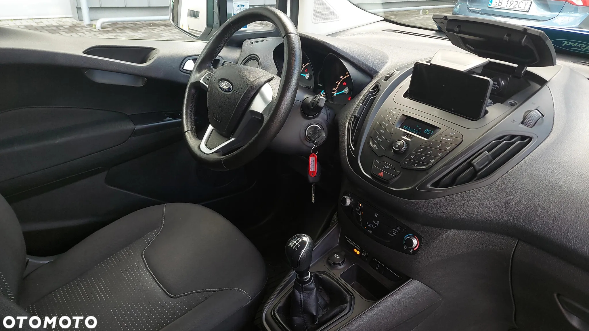Ford Courier - 23