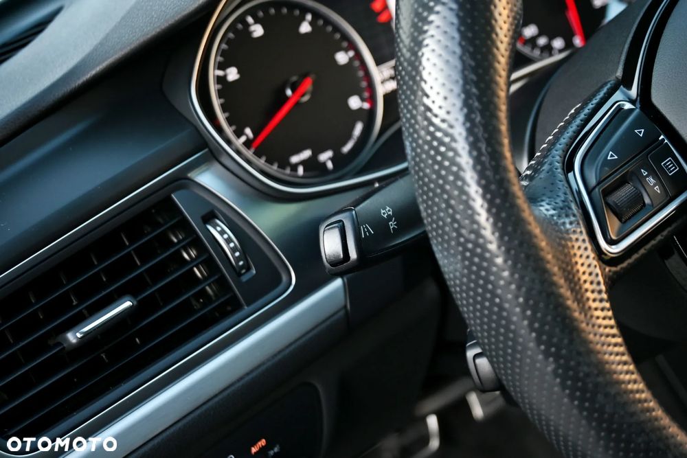 Audi A6 Avant 2.0 TDI quattro S tronic - 33