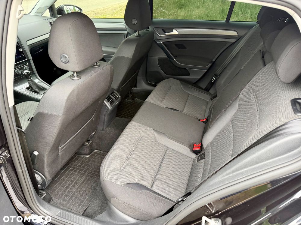 Volkswagen Golf - 17