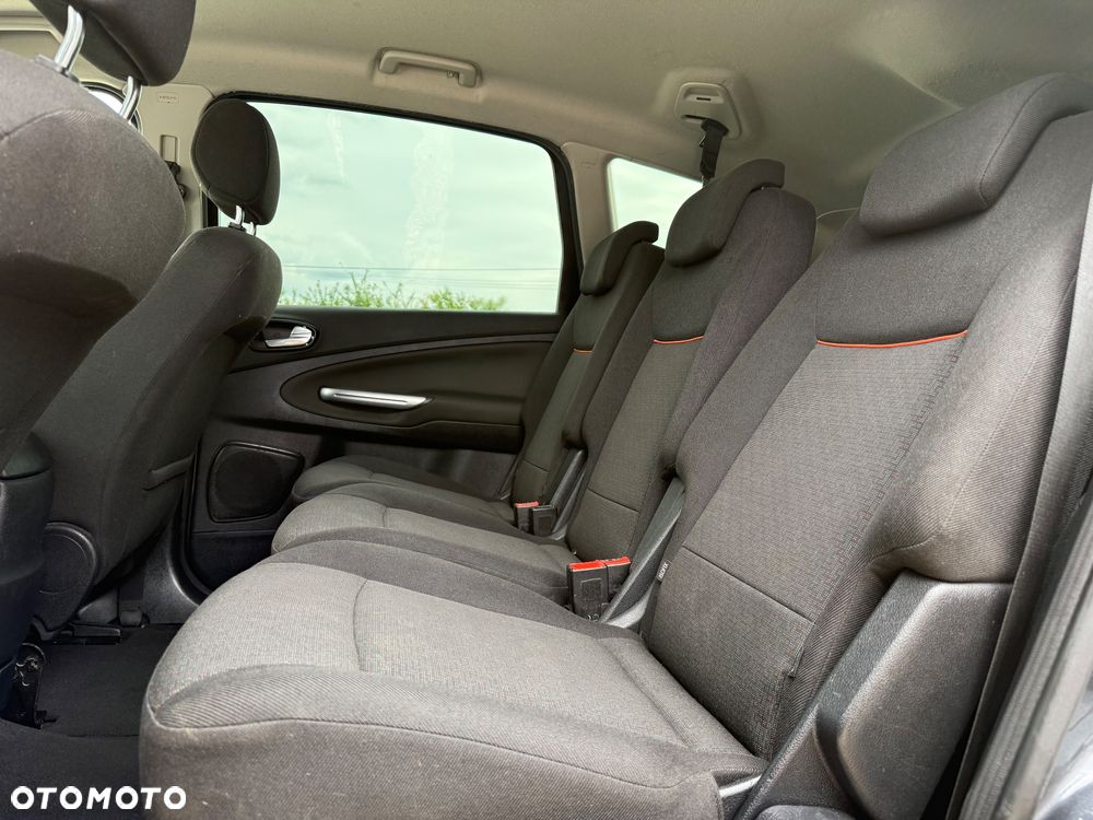 Ford S-Max 2.0 TDCi Titanium - 32