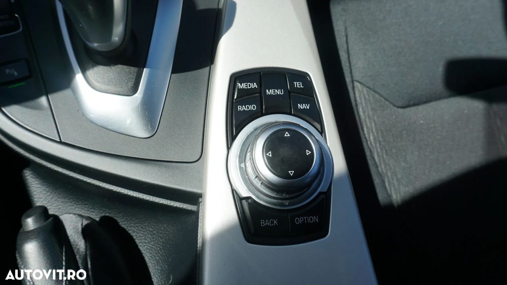 BMW Seria 3 318d Aut. Blue Performance - 30