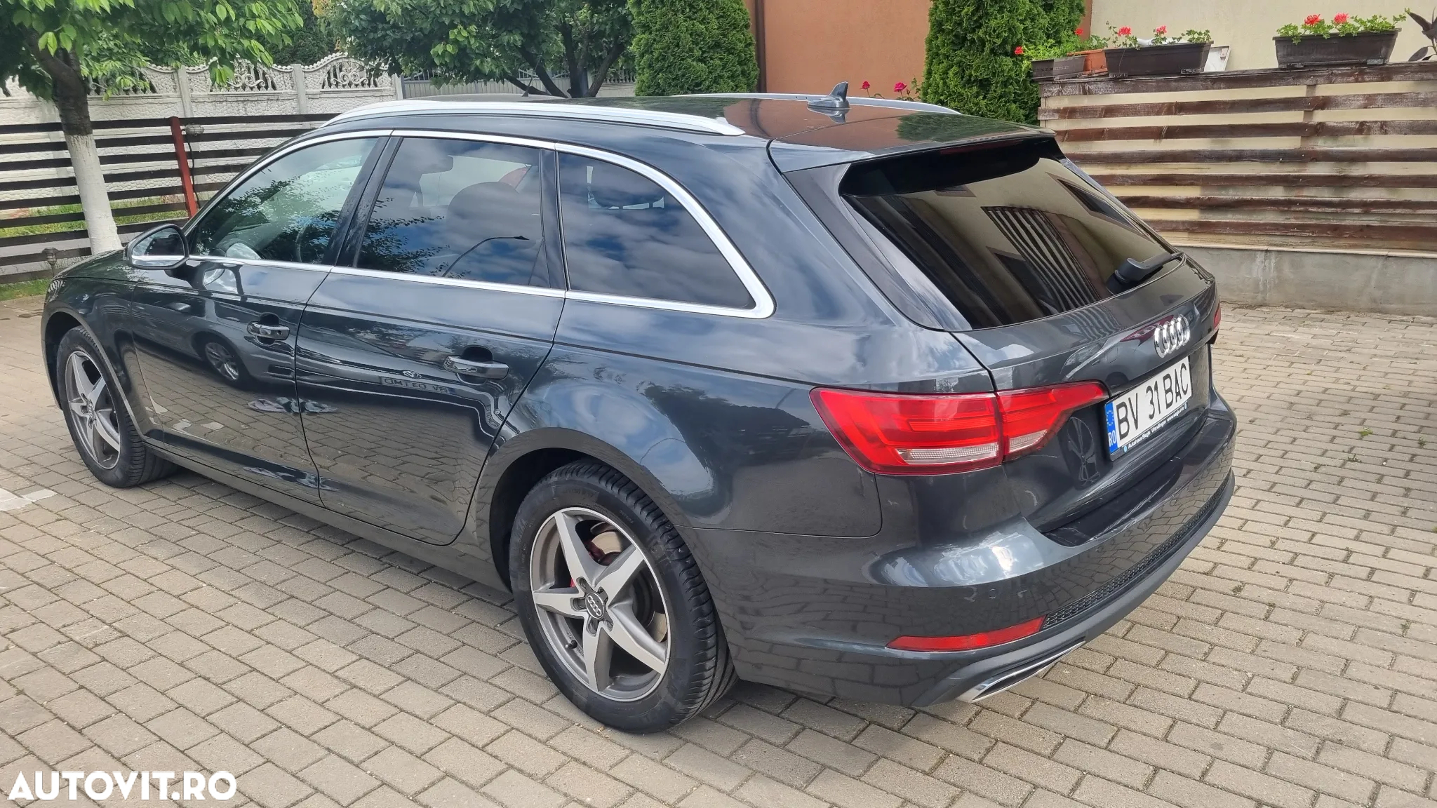 Audi A4 Avant 2.0 TDI S tronic - 4