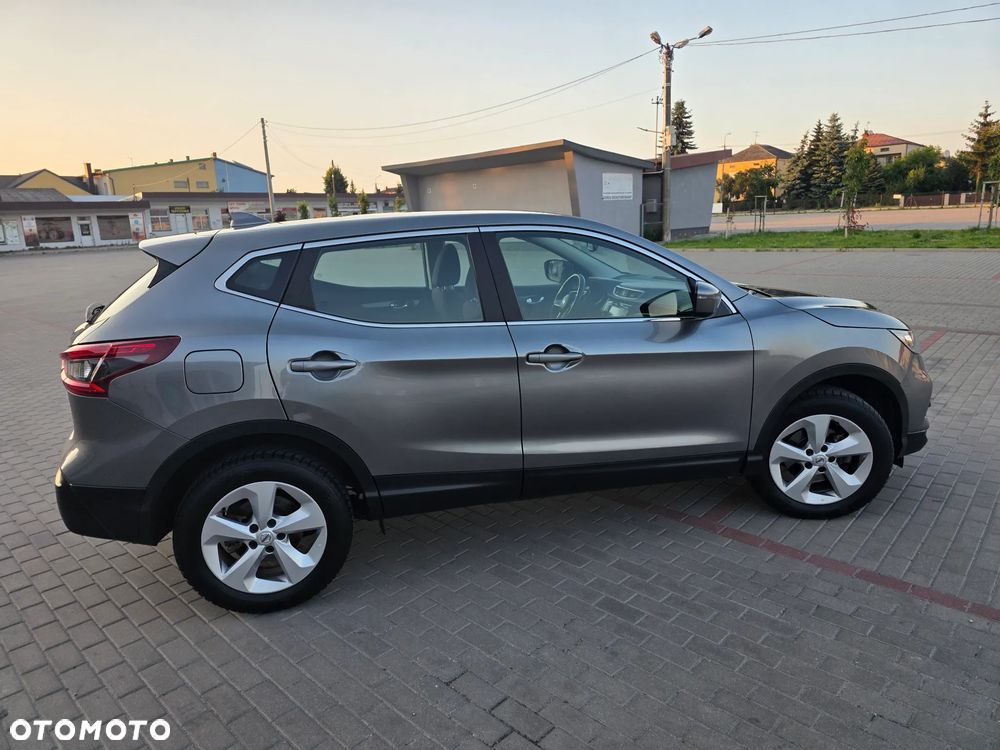 Nissan Qashqai 1.3 DIG-T AKARI - 10