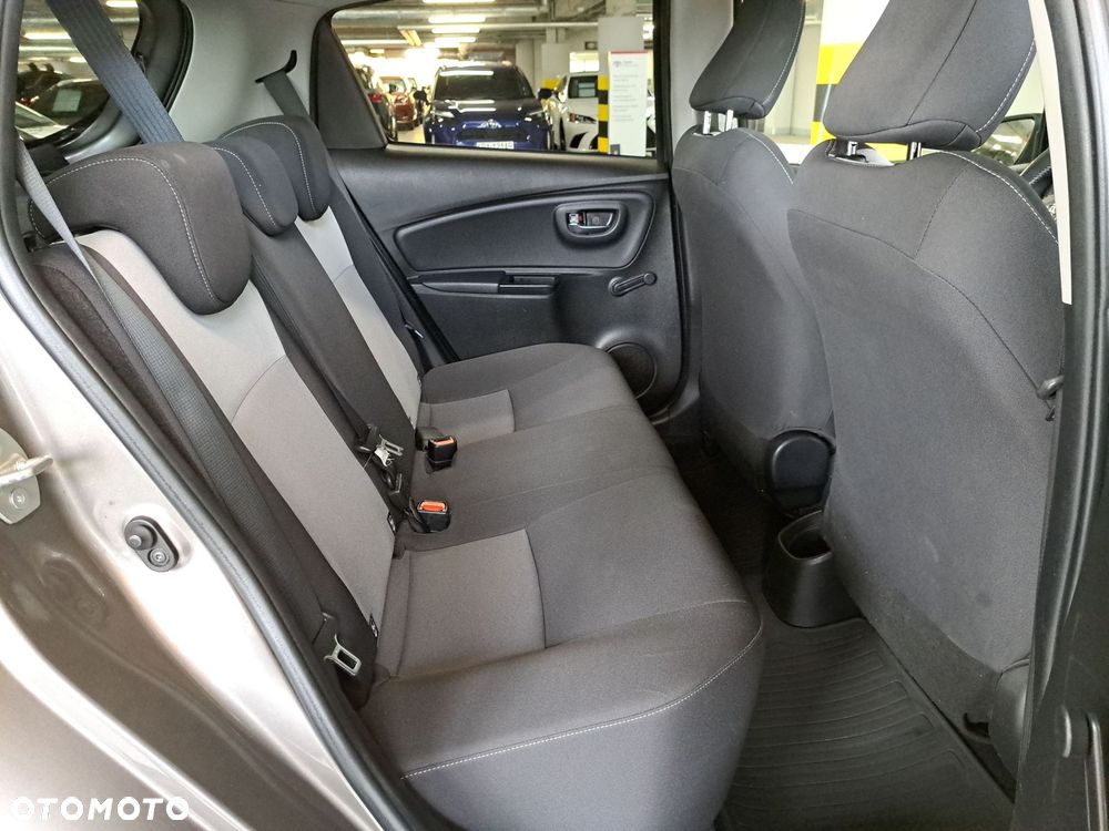 Toyota Yaris - 15