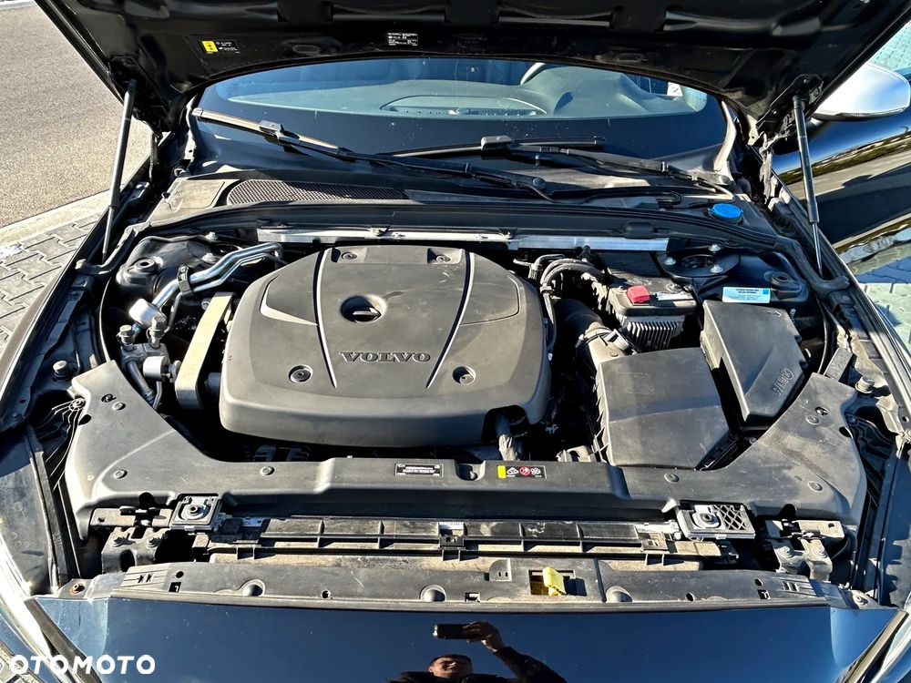 Volvo V60 T5 Momentum Pro - 24