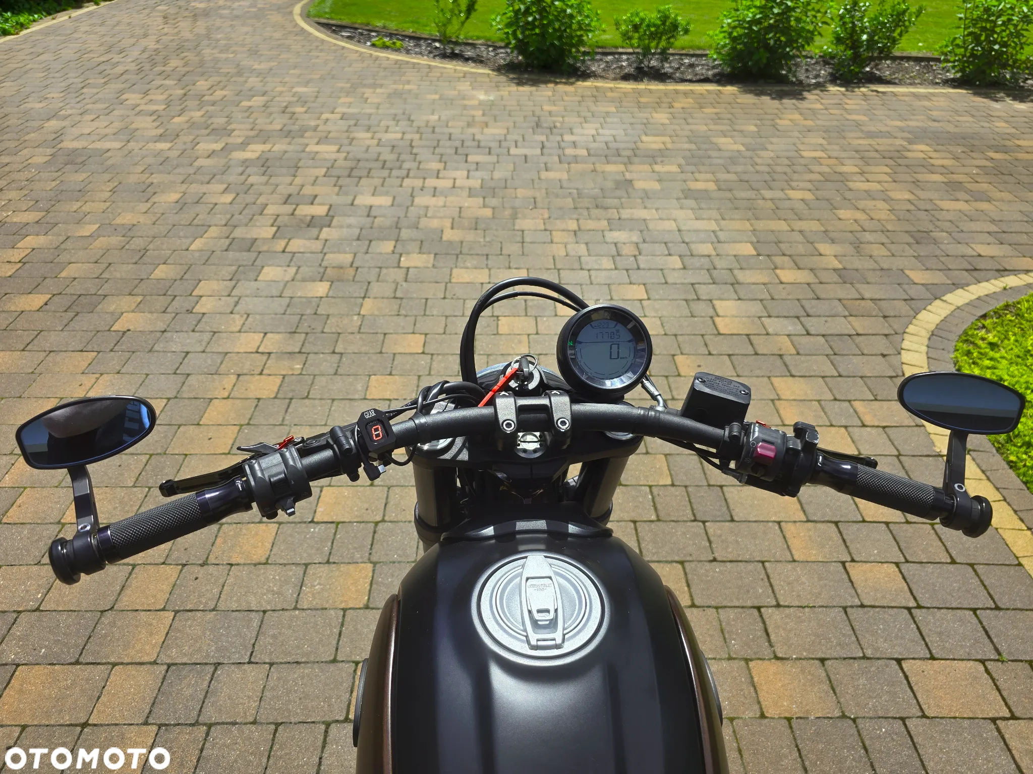 Ducati Scrambler - 10