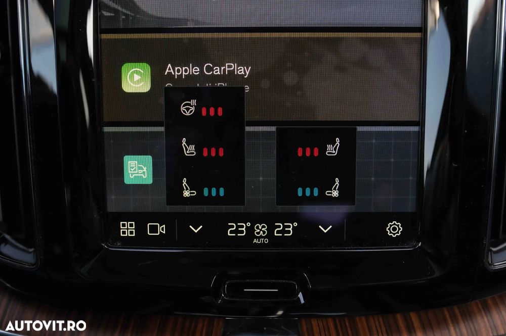 Volvo XC 60 B4 MHEV AT AWD Plus Dark - 32