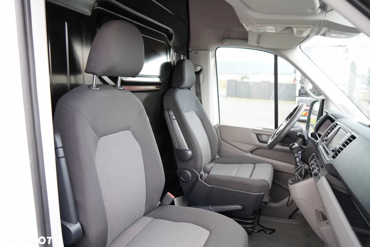Volkswagen CRAFTER  / 2.0 D / FURGON BLASZAK / NAJAZD ALUMINIOWY /  DMC: 3500 KG / 2018 ROK / SPROWADZONY / PO KONTRAKCIE SERWISOWYM - 35