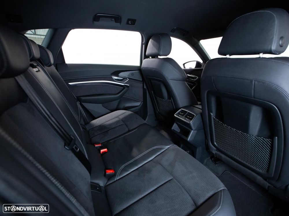 Audi e-tron 55 quattro S line - 11