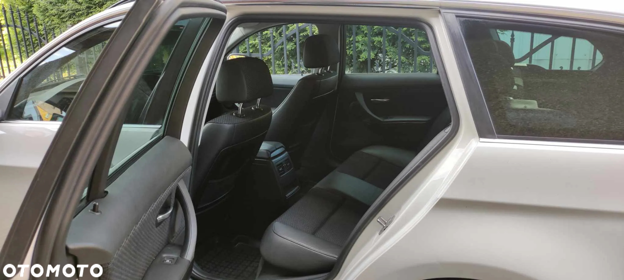 BMW Seria 3 325d DPF Touring - 6