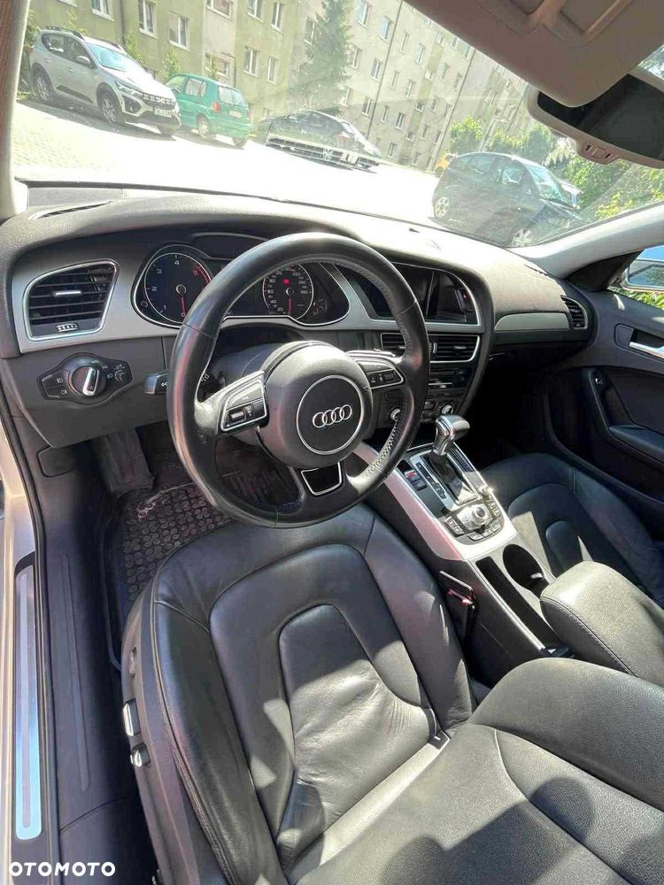 Audi A4 Limousine - 5