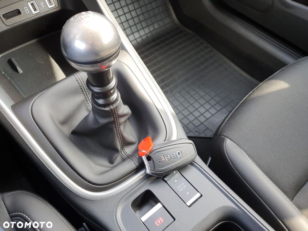 Jeep Avenger 1.2 GSE T3 Altitude FWD - 14