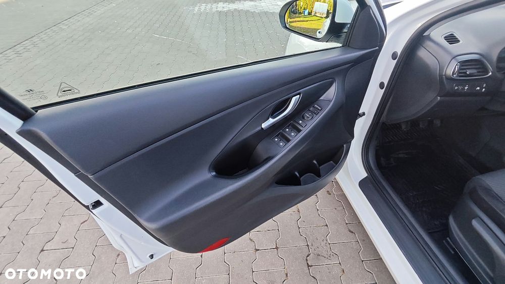 Hyundai i30 1.4 Comfort - 13