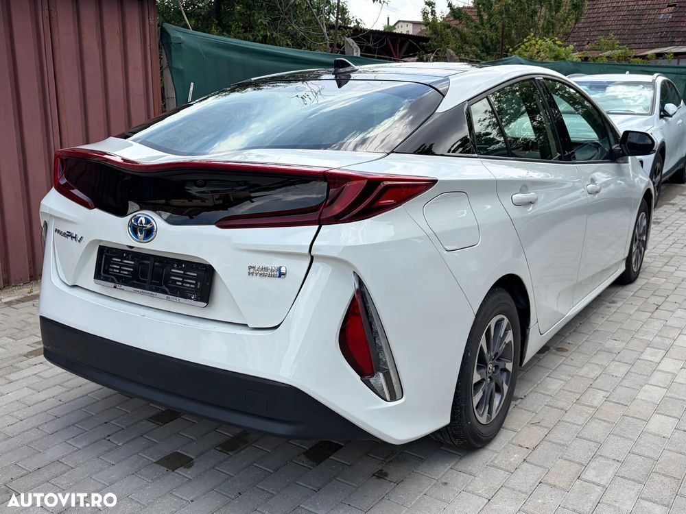Toyota Prius - 35