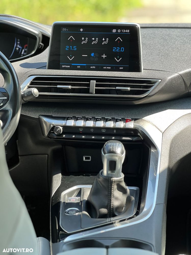 Peugeot 3008 1.5 BlueHDI S&S Allure - 12