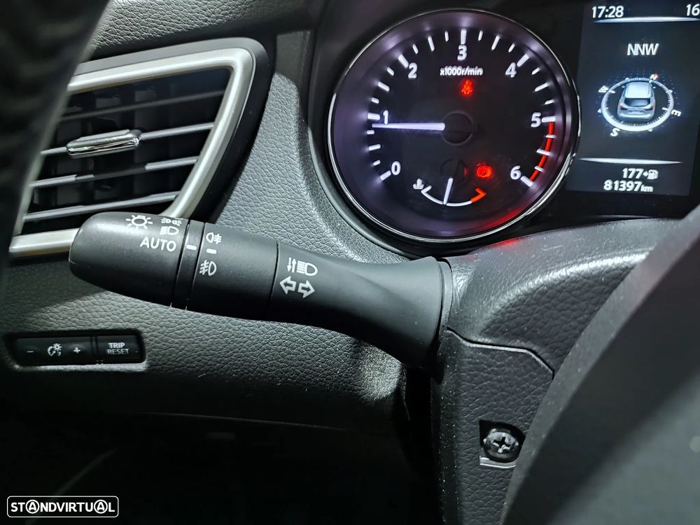 Nissan Qashqai 1.5 dCi N-Connecta - 24