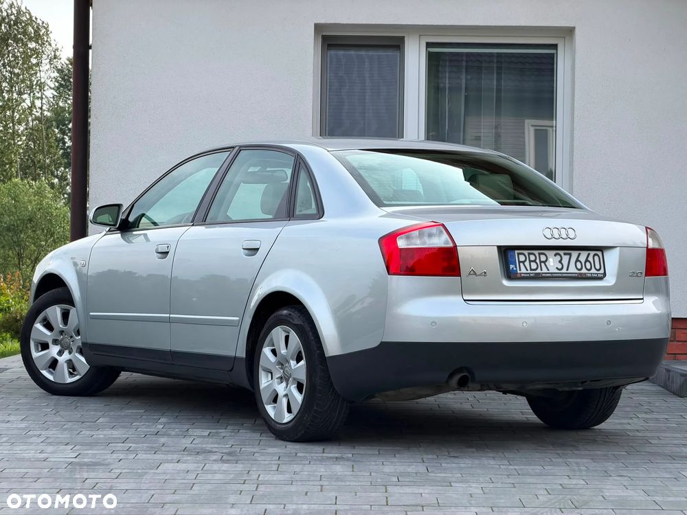 Audi A4 Limousine - 9