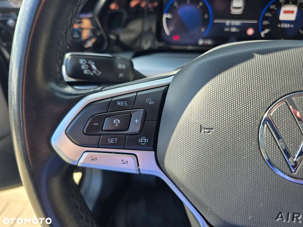 Volkswagen Golf - 26